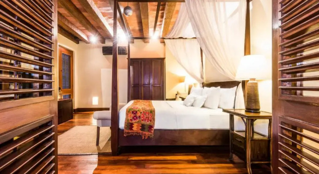 Полулюкс Ananda Hotel Boutique