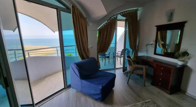 Двухместный номер Superior с балконом и с видом на озеро SU Hotel