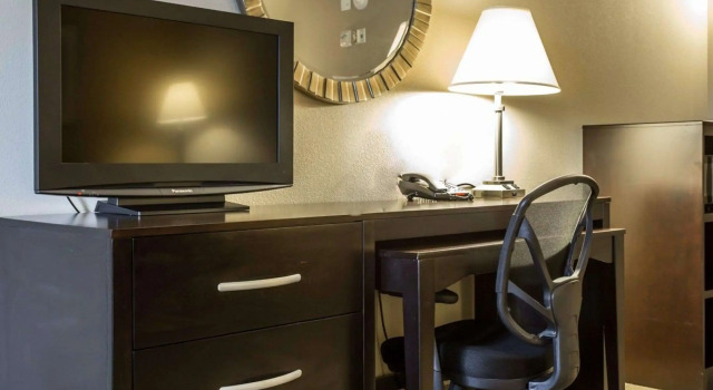 Двухместный люкс Comfort Suites Huntersville near Lake Norman