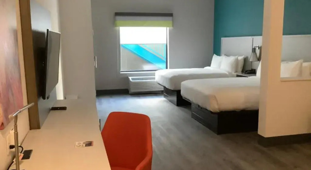 Четырёхместный люкс Comfort Suites Colorado Springs East - Medical Center Area