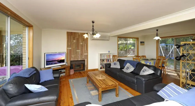 Pet Friendly Lentara St 10 - Fingal Bay