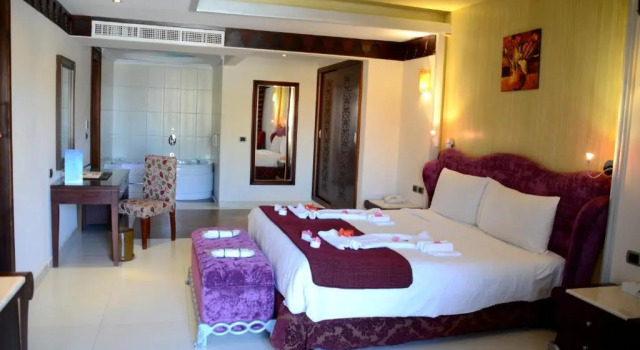 Люкс Royal Rehana Royal Beach Resort - Aquapark & Spa