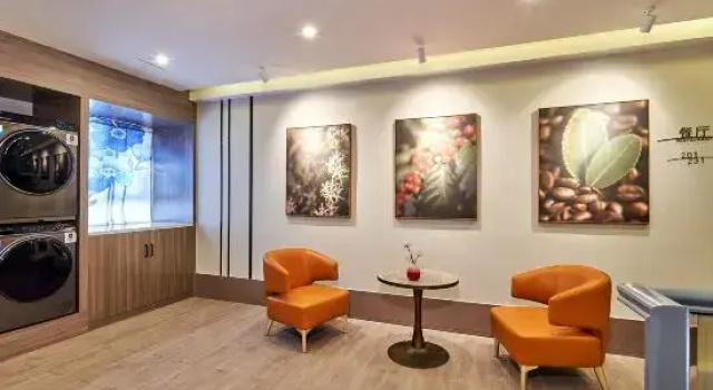 HanTing Hotel (Zhuhai Qinglü North Road Tangjiawan Ancient Town), Book Hotel Hotels in Guangdong with Parking, Parking