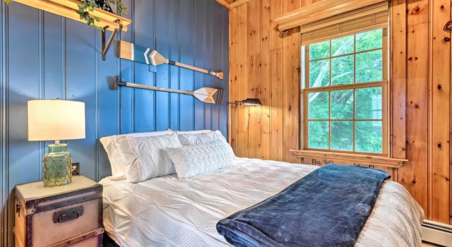 Коттедж Charming Bristol Cottage w/ Private Beach