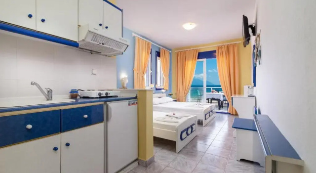 Трёхместная студия с видом на море House Katerina Mediterranean