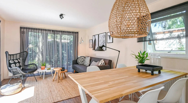 Modern Chalet in Voorthuizen Near the Forest, Rezerwuj Chalet Hotele w Veluwe z parkingiem, Parking