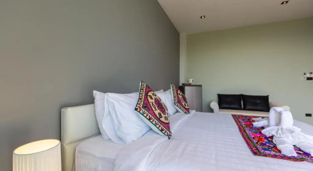 Двухместный номер Standard с балконом и с видом на море Rossarin Sea View Patong