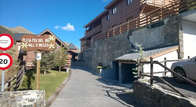 Apartamentos La Pleta Incles Suites 3000, Забронировать Апартаменты/квартира Отели Грандвалира с парковкой, Парковка