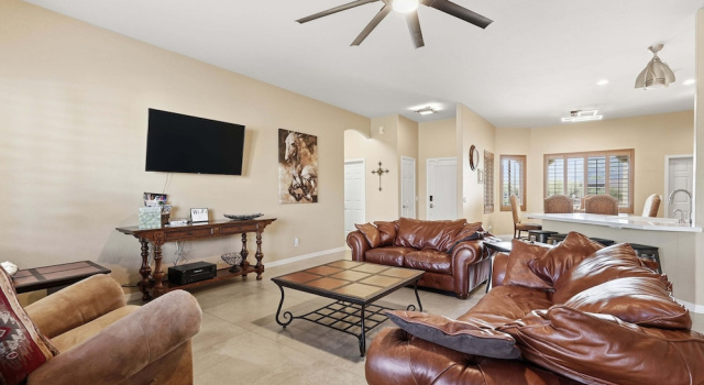 Alanamari Desert Estate, Pool, Spa, Casita 4 Bedroom Home, Varaa Lomakoti New River Arizona