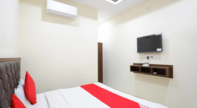 OYO 37970 Hotel City Residency, Забронировать Отель Фаридабад штат Харьяна
