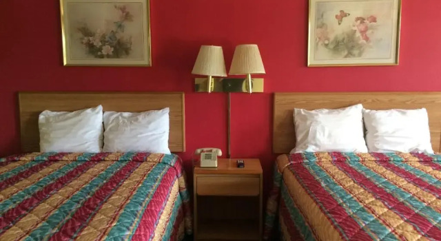 Четырёхместный номер Standard Western Motel - Camilla