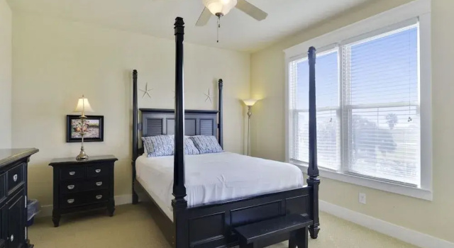 Beach Blast 3 Br home by RedAwning