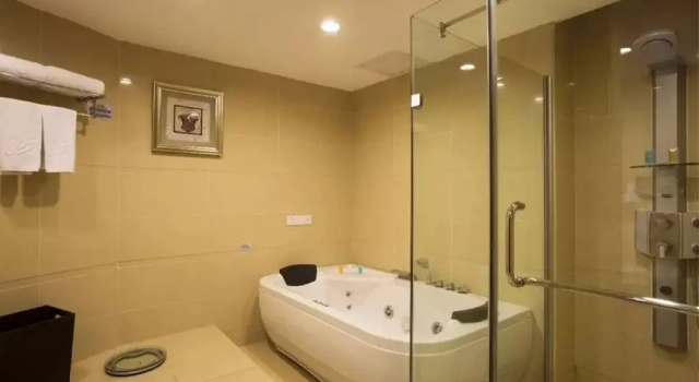 Люкс Deluxe Gaoming Country Garden Phoenix Hotel