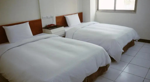 E Moon Hotel