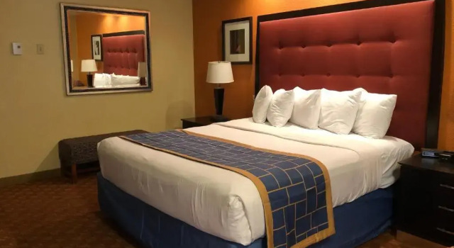 Standard Zimmer Days Inn & Suites by Wyndham Stevens Point