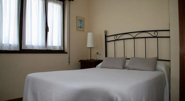 Apartamentos Rurales La Bardenilla, Prenota Appartamento Hotel a Asturie con parcheggio, Parcheggio