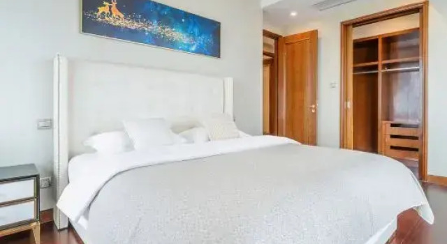 Люкс Deluxe с 2 комнатами с видом на море Yuehe Seaview Art Hotel (Dalian Donggang Venice Water City)