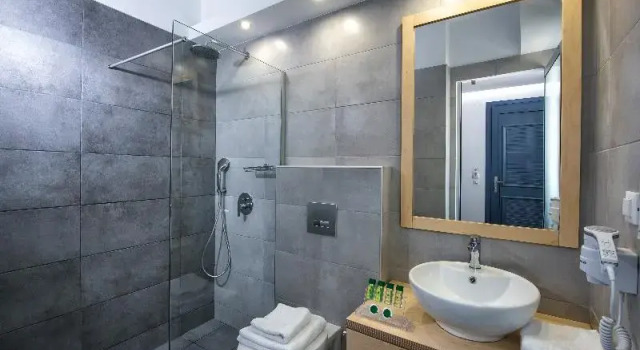 Полулюкс с балконом Astra Village & Suites