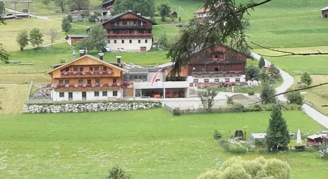 Апартаменты Huberhof