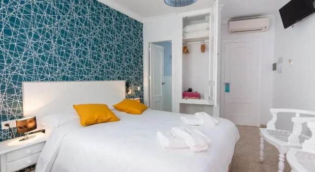 Двухместный номер Standard Hostal Boutique Luna de Nerja OLIVE OIL FREE DEGUSTATION & SALE
