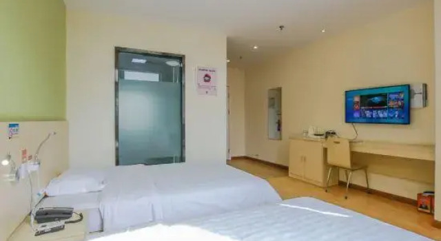 7Days Inn Wuhan Jiangxia District Shiji Square Branch, Book Hotel Hotels in Jiangxia with Parking, Parking