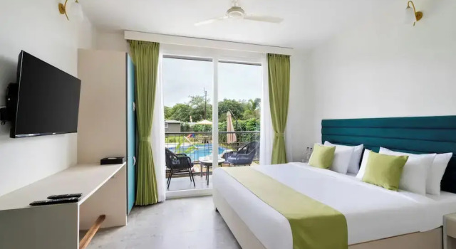 Номер Deluxe Stone Wood Hotel Amboli