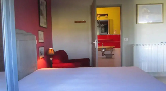 Apartment With One Bedroom In Mortagne-sur-gironde, With Furnished Garden And Wifi - 12 Km From The Beach, Rezerwuj Apartament Hotele w Charente-Maritime z parkingiem, Parking