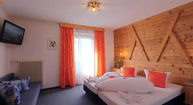 Четырёхместный номер Standard Hotel Traube
