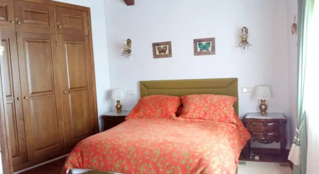 House With 2 Bedrooms In Aldehuela With Furnished Terrace And Wifi, Забронировать Дом для отпуска Отели Hoces del Río Duratón с парковкой, Парковка