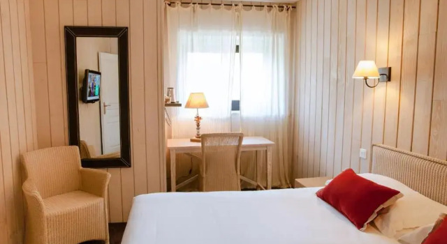 Двухместный номер Deluxe с балконом и с видом на море Hôtel Arcanse by Inwood Hotels
