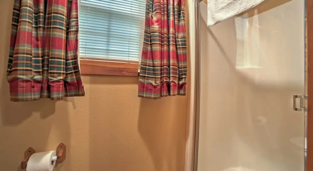 Коттедж c 1 комнатой 4 Mi to Museums: Cozy Branson Cabin