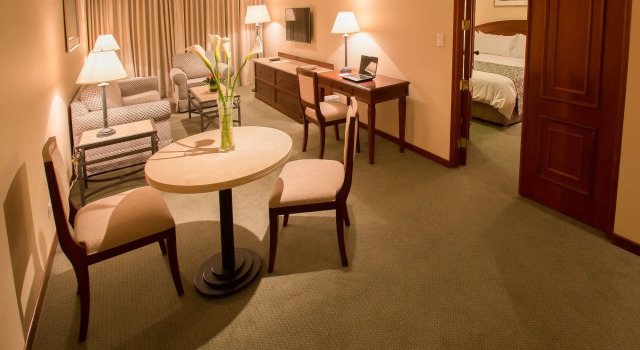 Los Tallanes Hotel & Suites