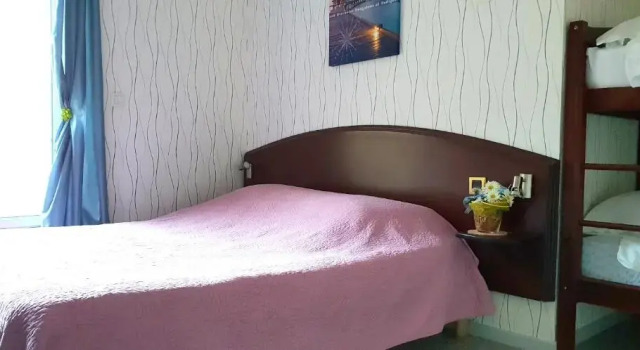 Трёхместный номер Standard с балконом Hotel Le Saint Vorles