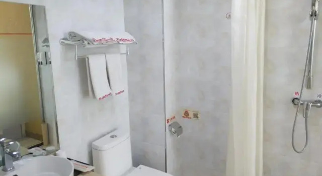 Shell Shangxi Xinzhou Dai County 108 State Road Hotel, Prenota Hotel Hotel a Shanxi con parcheggio, Parcheggio