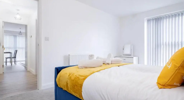 MAEVELA Apartments - Luxurious 2 Bedroom Apartment - Close to 02 Academy Birmingham - L Shape Sofa - FREE PARKING & NETFLIX - City Centre, Varaa Huoneisto Asunnot kohteessa Merseyside, Huoneisto