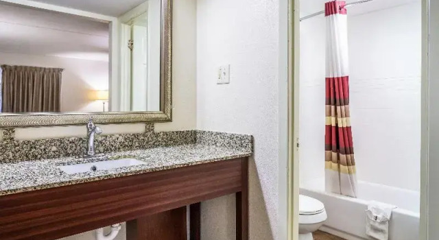 Четырёхместный номер Standard Red Roof Inn Caryville