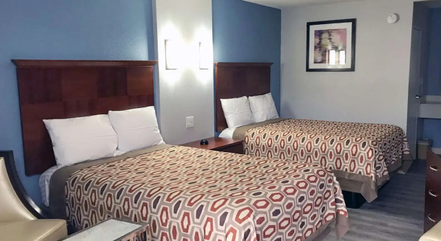 Четырёхместный номер Standard Americas Best Value Inn - Decatur