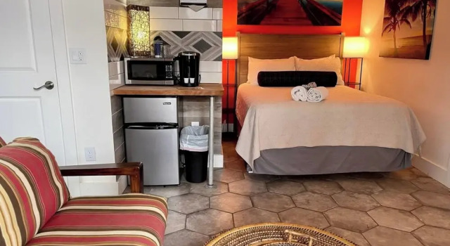 GIPH Sunset Suite Near the Pier, Забронировать Отель Отели Галвестон с парковкой, рядом с Betty Head Oleander Garden Park, Парковка