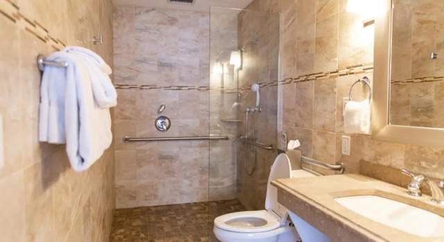 Номер Standard Capitol Plaza Hotel Montpelier Tapestry Collection by Hilton