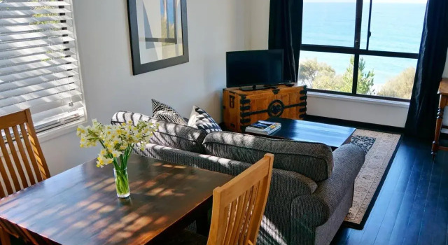 Hamptons on the Bay, Buchen Sie Hotel Rocky Hills Australien