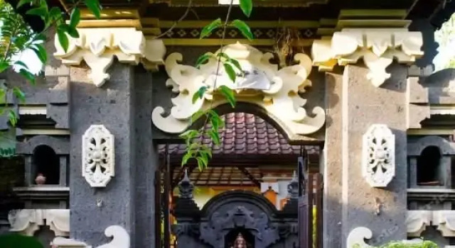 Sri Beach Inn