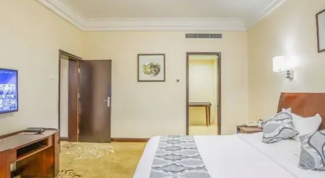 Двухместный люкс Deluxe Qian'an Jin Jiang Hotel