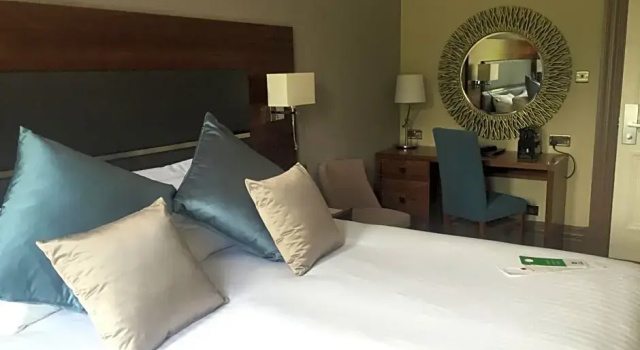 Номер Deluxe Best Western Chilworth Manor Hotel