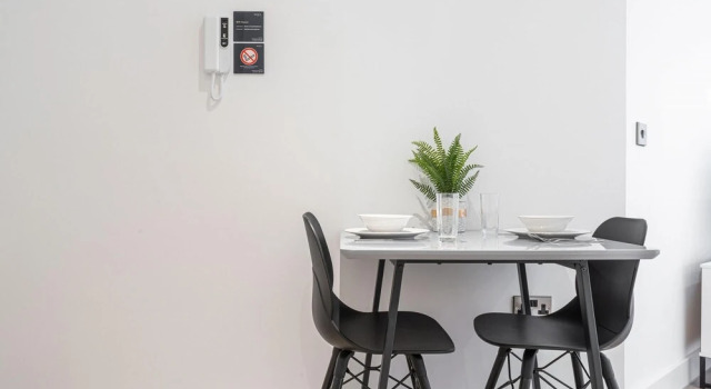 Seven Living Residences Solihull - Modern Studios Close to NEC and BHX, Book Hotel Solihull West Midlands, nær Solihull Central Library