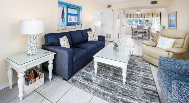 Апартаменты Seaspray Condos 206D