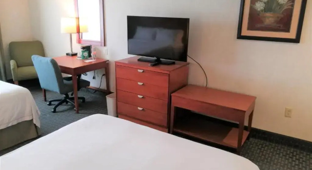Четырёхместный номер Standard Holiday Inn Express & Suites Toluca Zona Aeropuerto by IHG