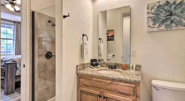 Апартаменты Luxe Mtn-view Condo in Branson w/ Hot Tub Access!