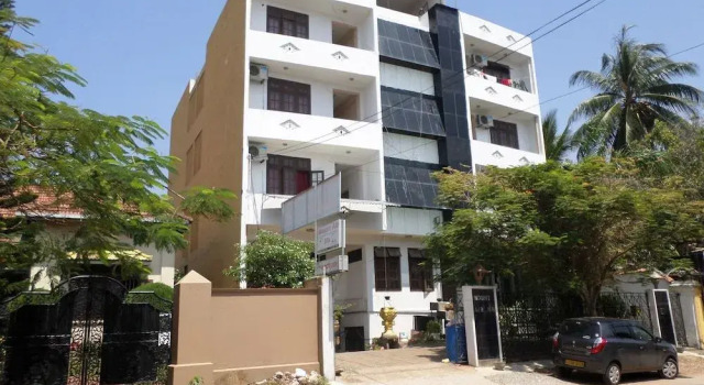 Mount Lanka Hotel & Suites