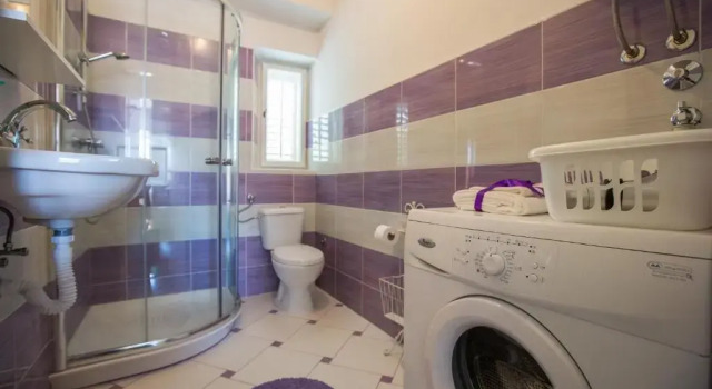 Трёхместный номер с видом на город Guest House Gugily