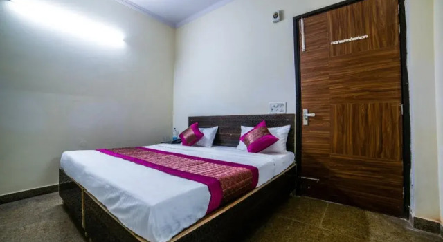 UK Residency By OYO Rooms, Забронировать Отель Отели Нью-Дели с завтраком, Завтраки